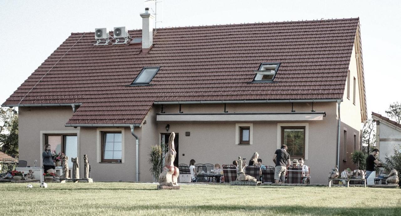 Hotel Penzion U Hrncire Hnanice  Zewnętrze zdjęcie